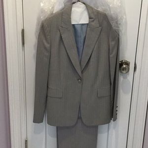 Ladies summer pantsuit
